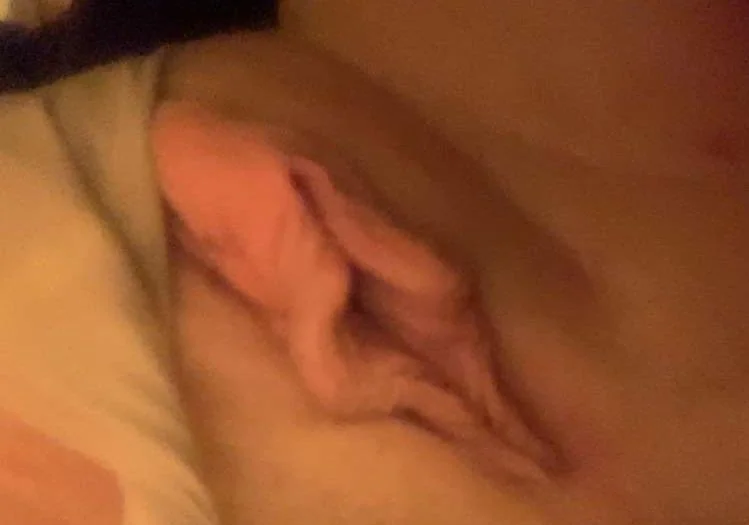 Degrade my pussy picture 1 of 1