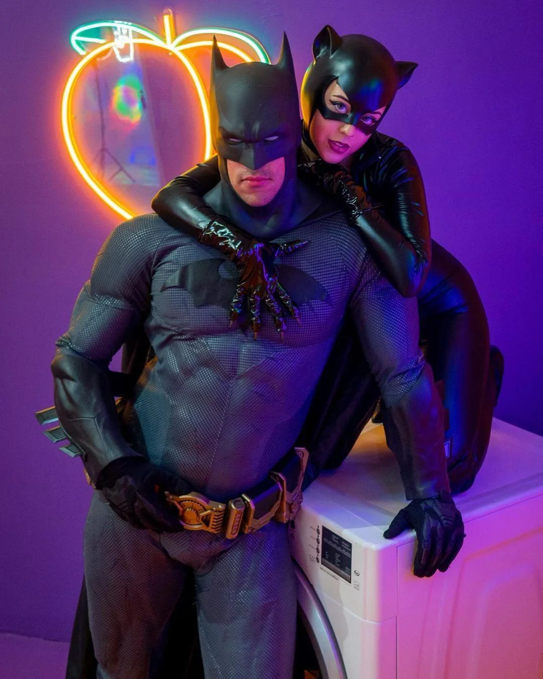 Cucked by Catwoman at the Con - Part 3: Steamy Betrayal picture 2 of 10