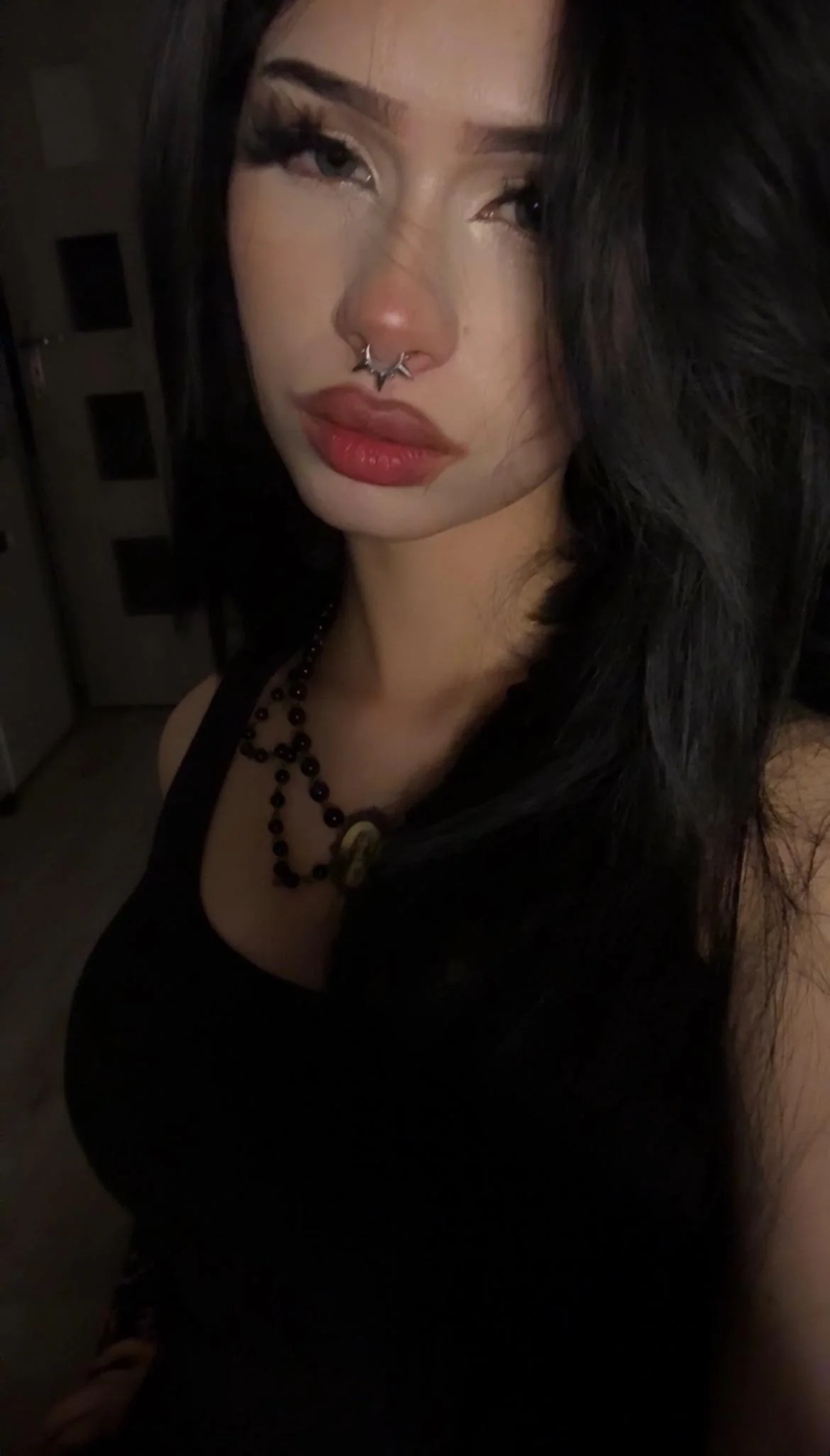 Mmm Yeah, Let Your GF Watch Us Get Wild picture 1 of 2