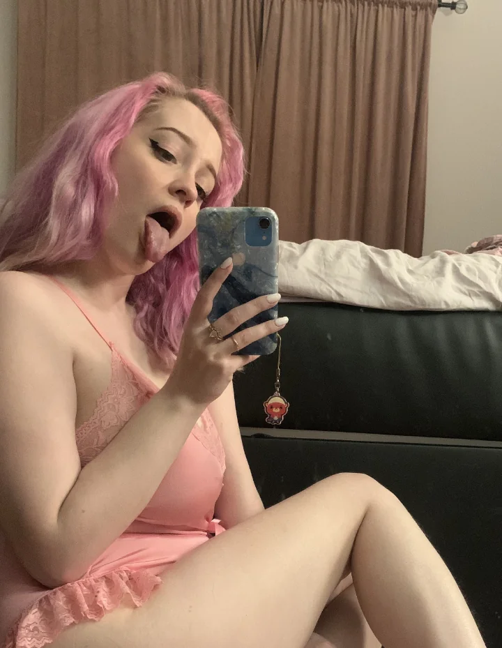 Lazy Late-Night Tease Caught on Cam picture 2 of 3