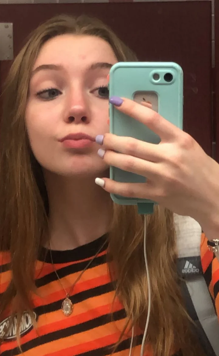 Freshly 18 and Proudly Flashing My Juicy Behind for Free, tg alabamacc picture 2 of 2