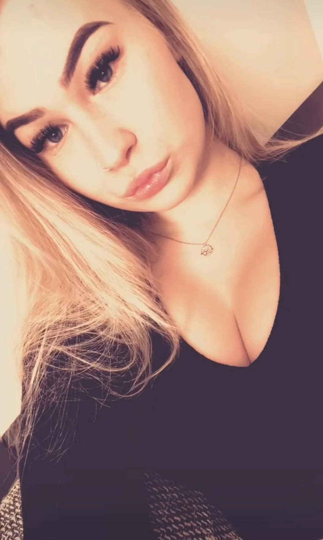 Caught My Girl Slippin' BBC DMs - Is She BBC Material? picture 1 of 7