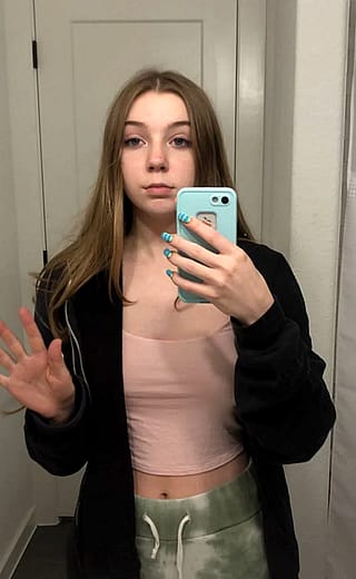 Bored 18F DTF at Home – Slide Into My DMs'