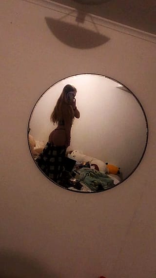 18F's Sneaky Fling Upvote If You'd Tap That'