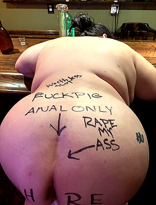 Chubby snowbunny's backdoor defies logic – how's it so snug?'