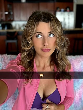 Naughty Girlfriend Can't Resist the Temptation'