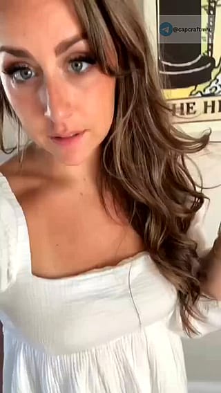 Kissable Lips Begging for More'