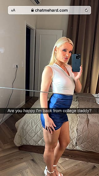 Daddy's Naughty Reunion: Blonde Bombshell Back from College'