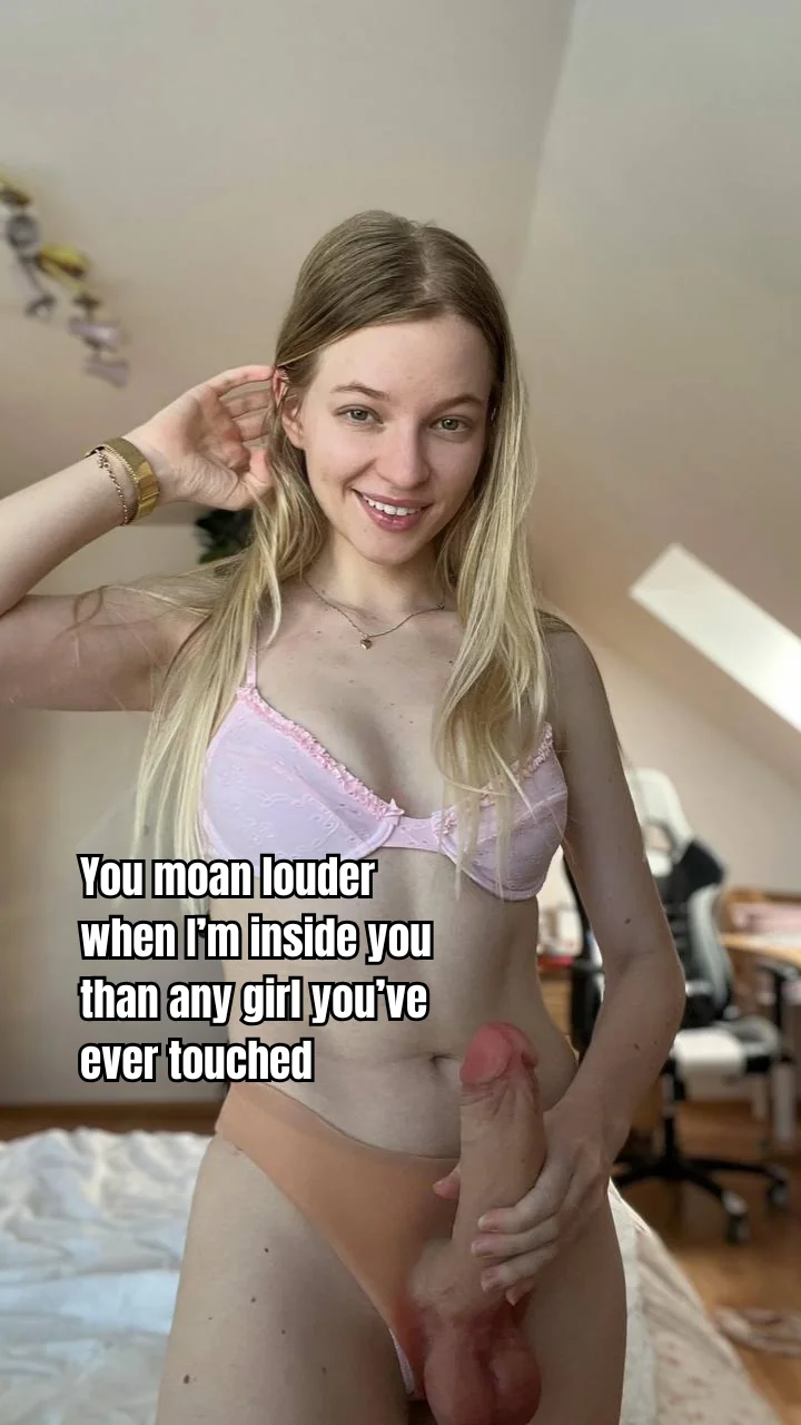 Dominating the Scene with a Strap-On Queen picture 1 of 1