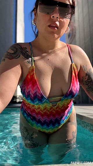 Summer Pool Fun: Hotwife, Latina, OnlyFans, Solo'