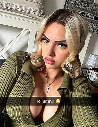 My Ex Always Crawls Back for More... Can't Resist This Pussy! 🥵'