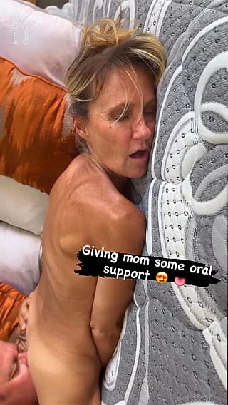 Feasting on Mom's Juicy Slit'