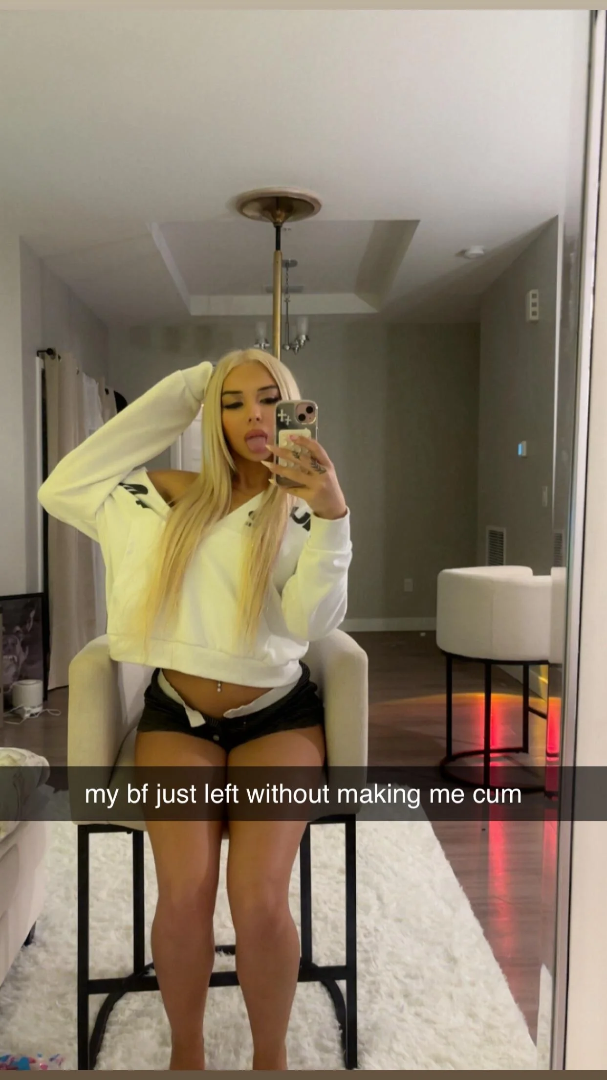 Sexting My Way to a Mind-Blowing Orgasm Since My BF Can't Get Me There picture 2 of 2