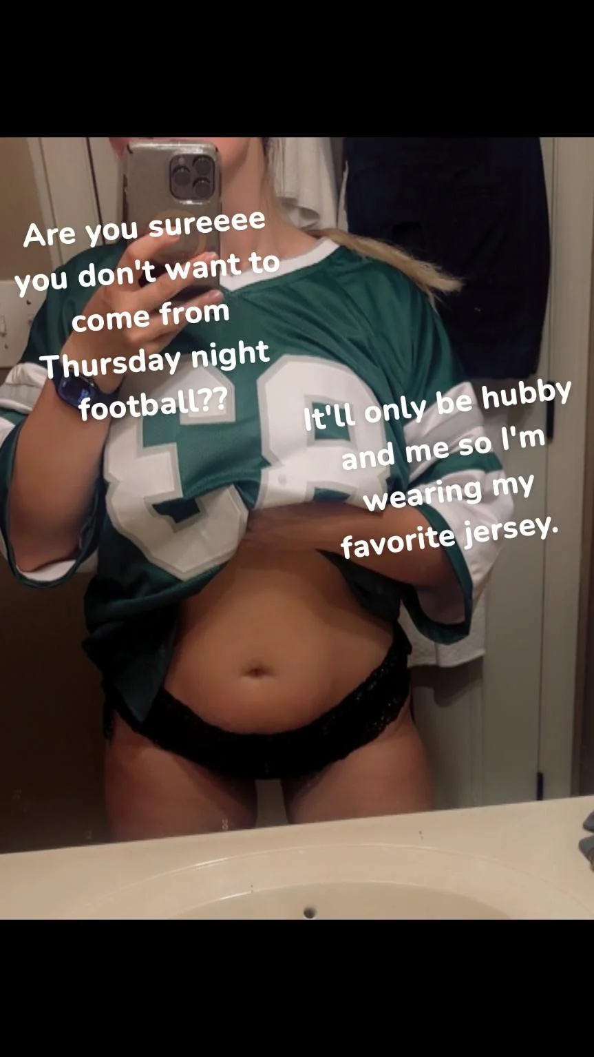 So glad it's football season again and my favorite guest can come back 😈 picture 2 of 4