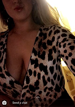 Filthy Cheating Slut Sends Nudes on the Low'