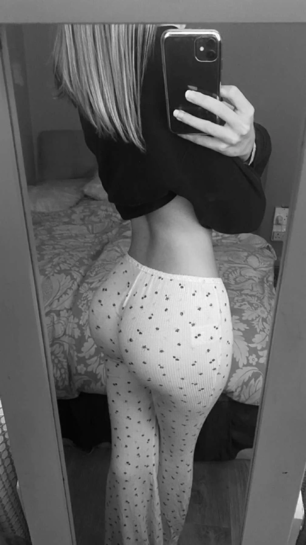 19 aus who’s bored of their girl? picture 1 of 1