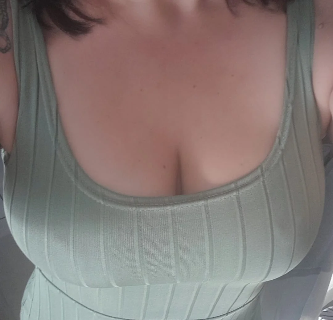 Today I decided not to wear any bra and panties to my husbands work today... sure some of the guys saw more than there supposed to picture 2 of 4