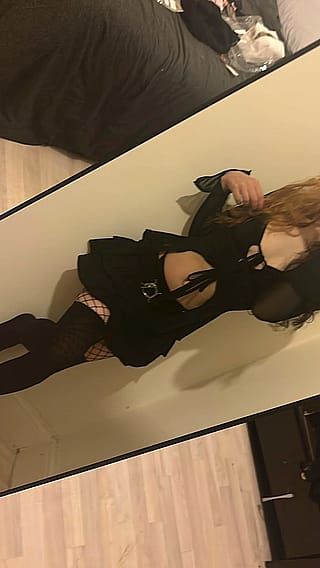 19 yr old goddess looking to be spoiled'